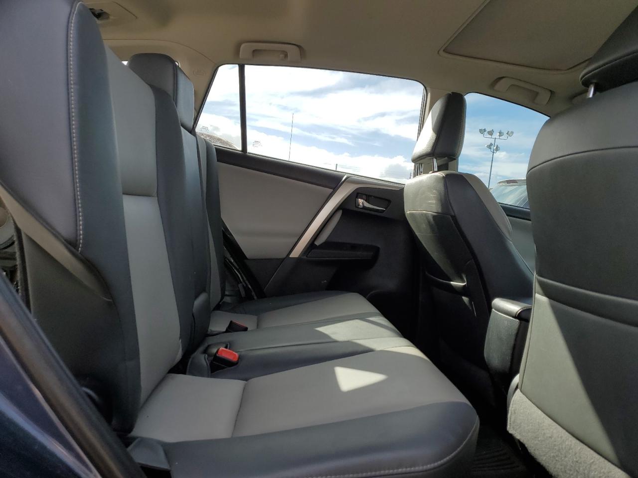 2014 Toyota RAV 4 - Image 11