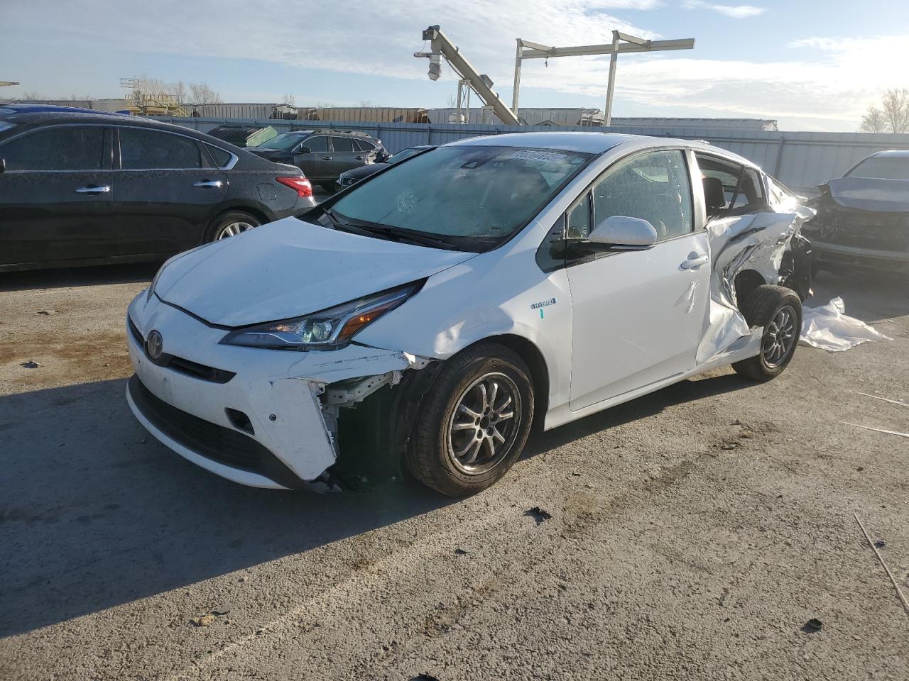 2020 Toyota Prius L for Sale in Kansas City, KS - All Over