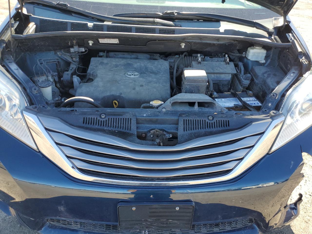 2012 Toyota Sienna - Image 12