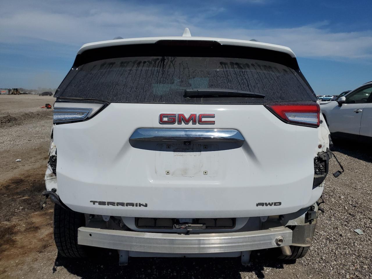 2022 GMC Terrain - Image 6