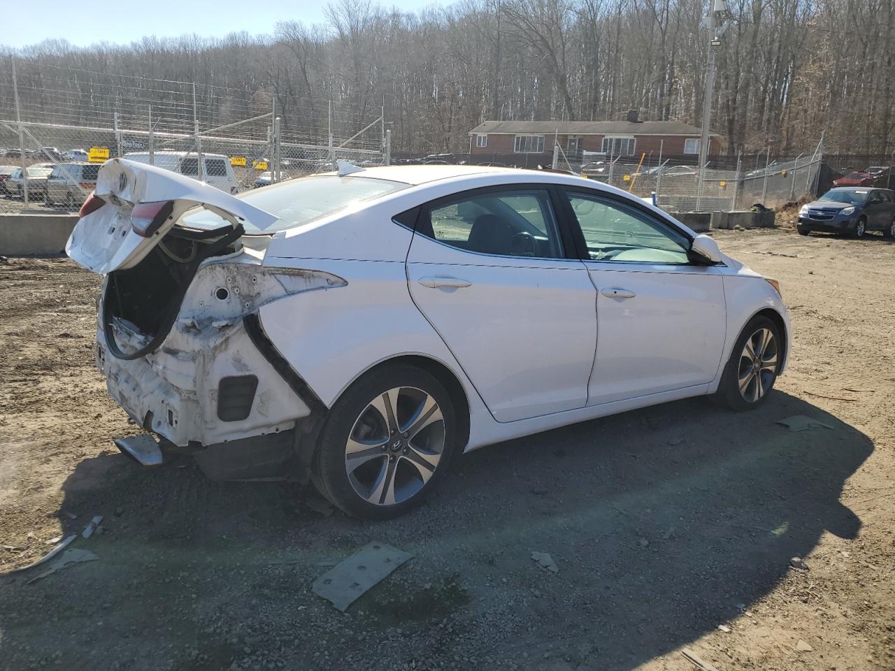 2015 Hyundai Elantra - Image 3