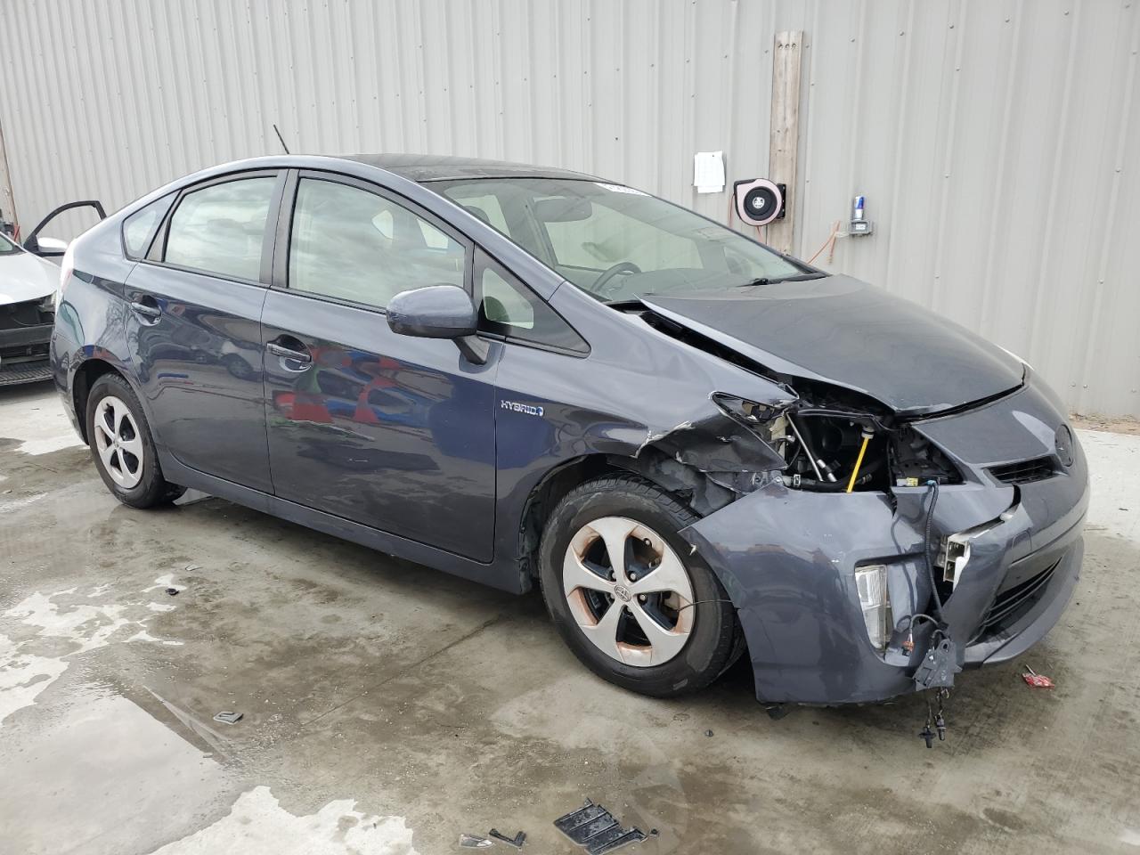 2015 Toyota Prius - Image 4