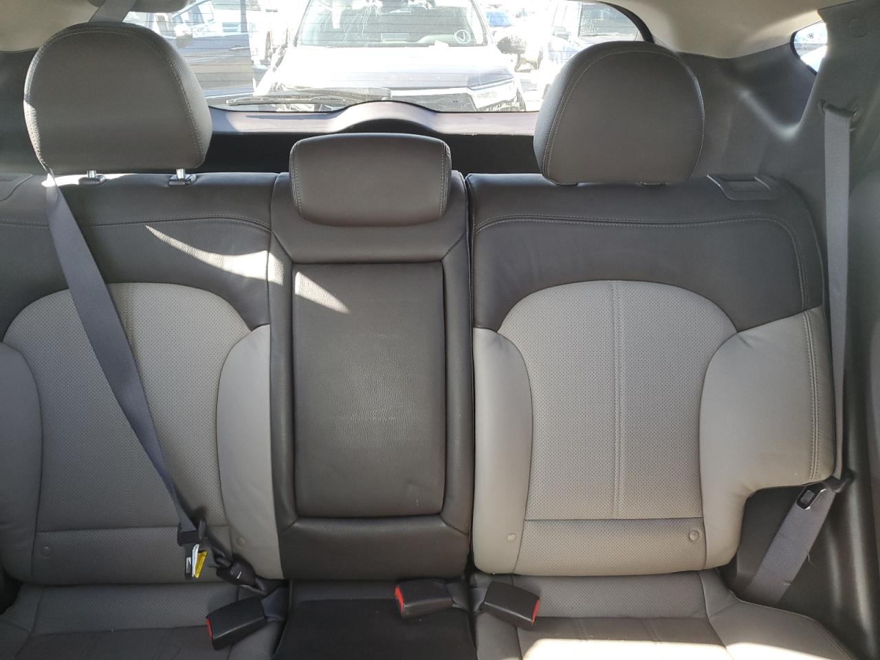 2011 Hyundai Tucson - Image 10