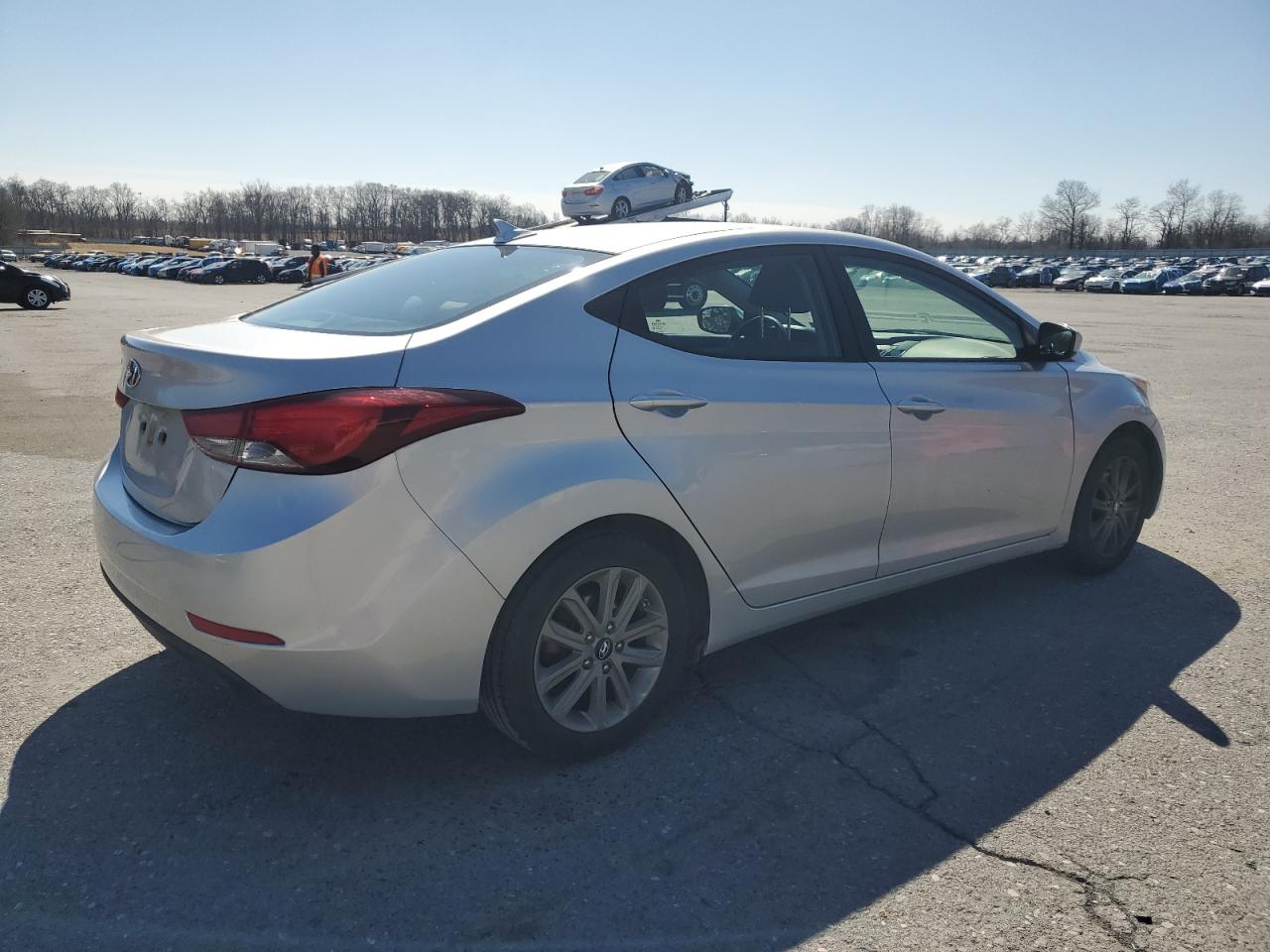 2014 Hyundai Elantra - Image 3