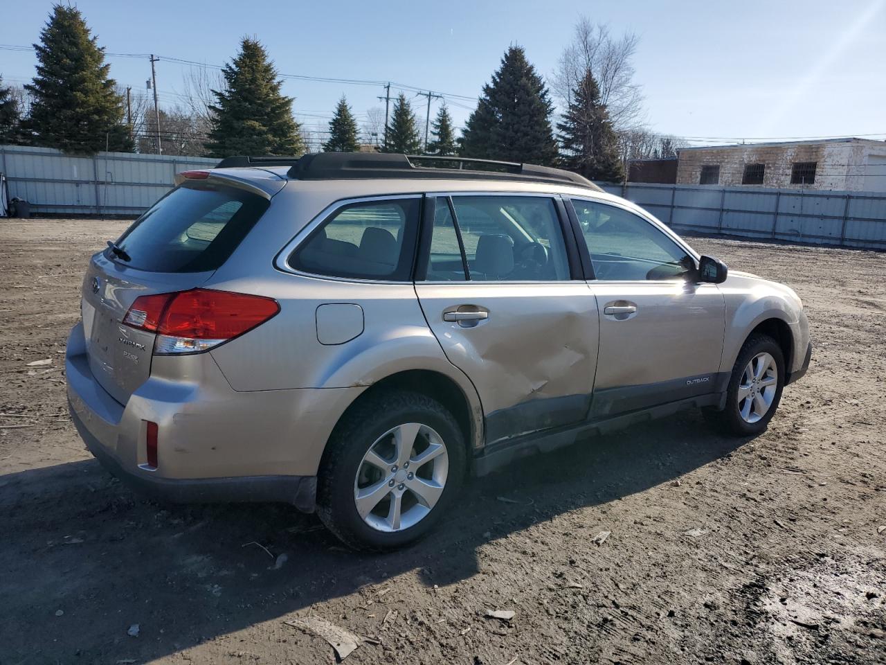 2014 Subaru Outback - Image 3