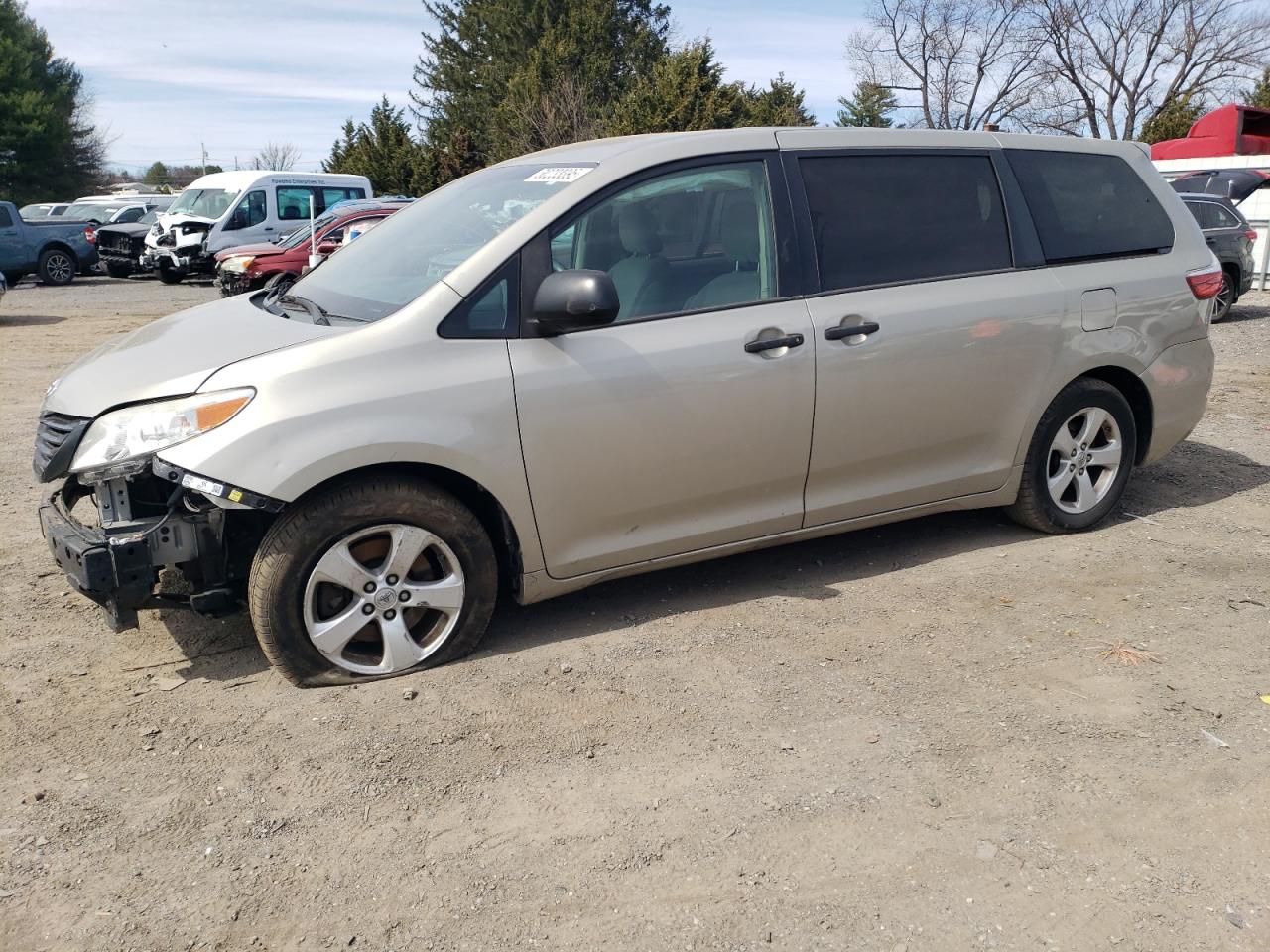 2016 Toyota Sienna იყიდება Finksburg-ში, MD - All Over