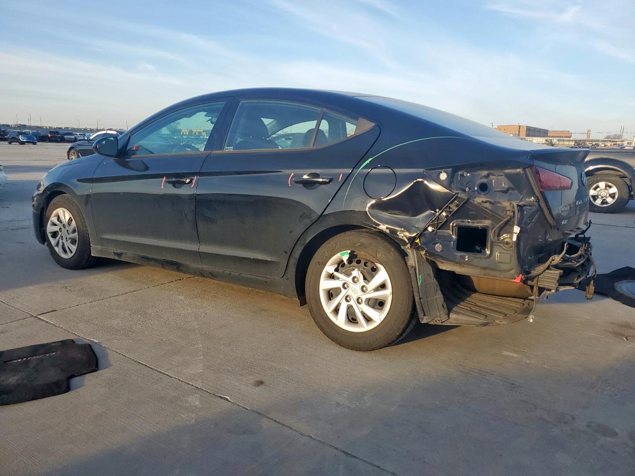2019 Hyundai Elantra - Image 2