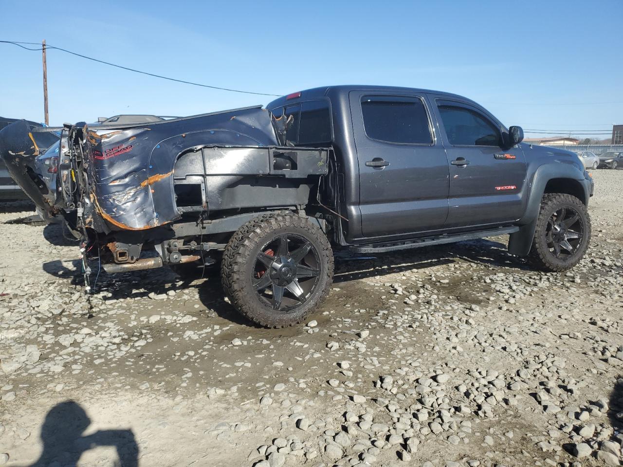 2011 Toyota Tacoma - Image 3