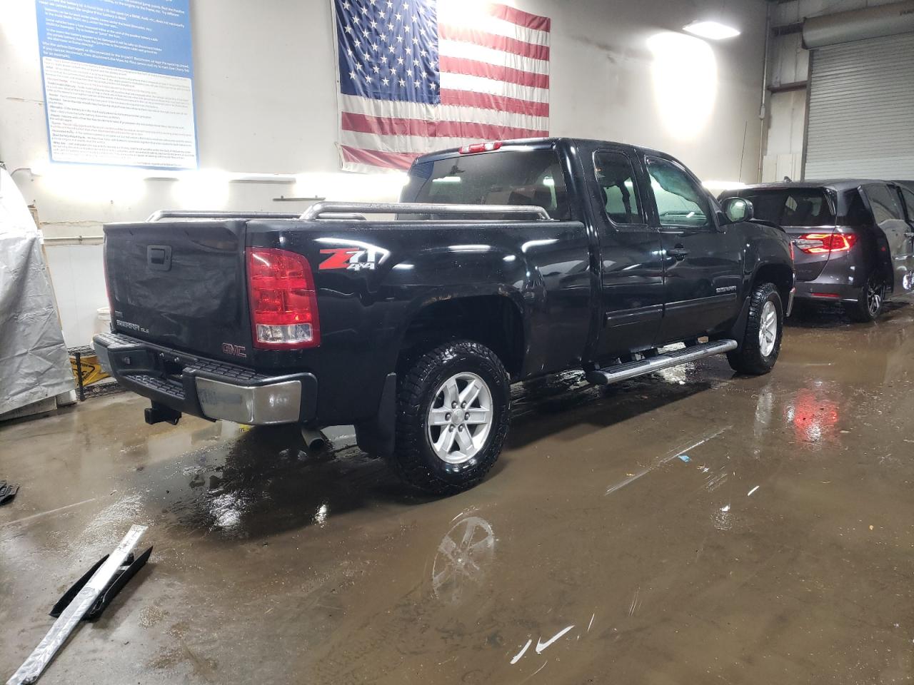 2011 GMC Sierra - Image 3