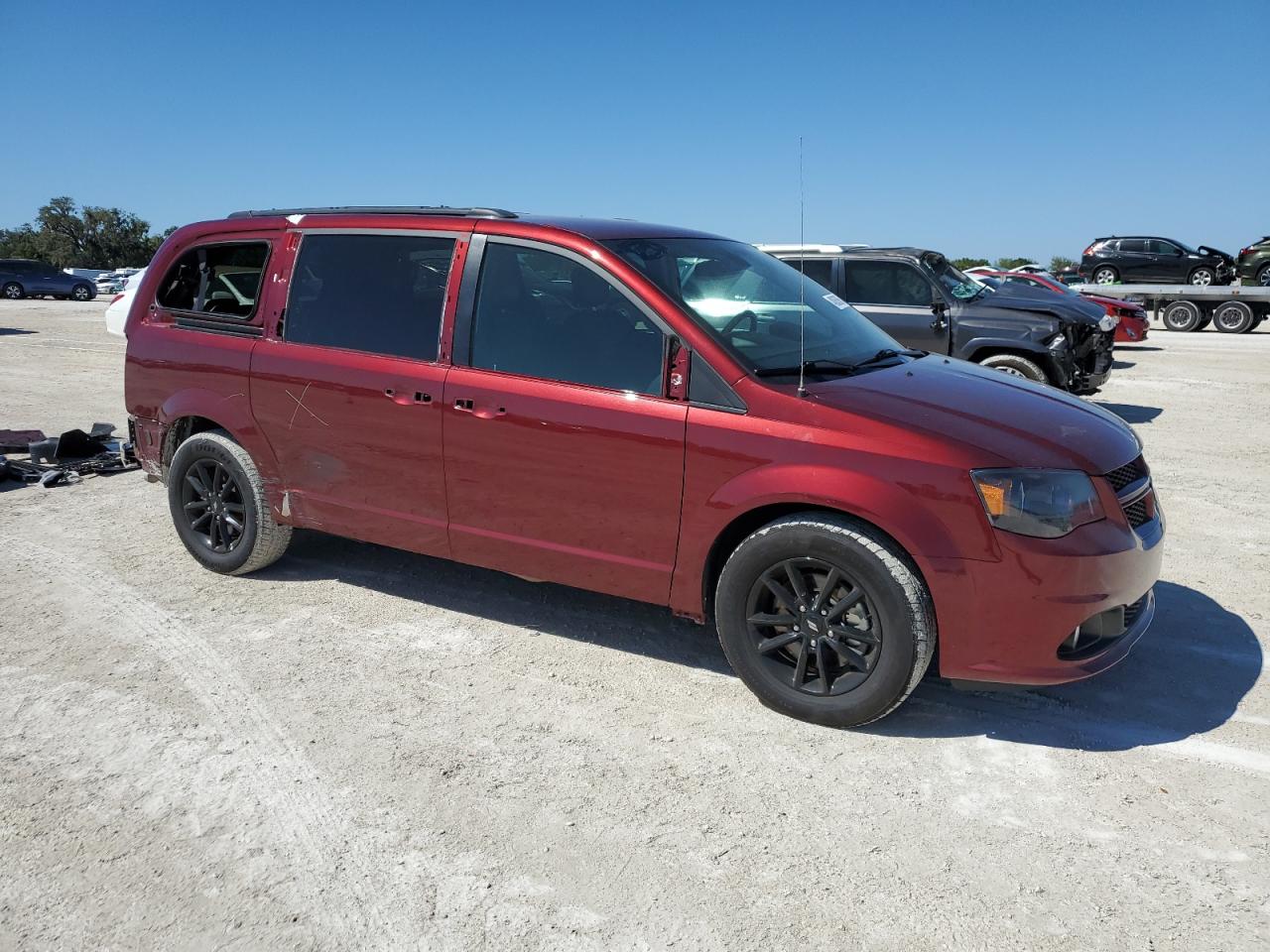 2019 Dodge Caravan - Image 4