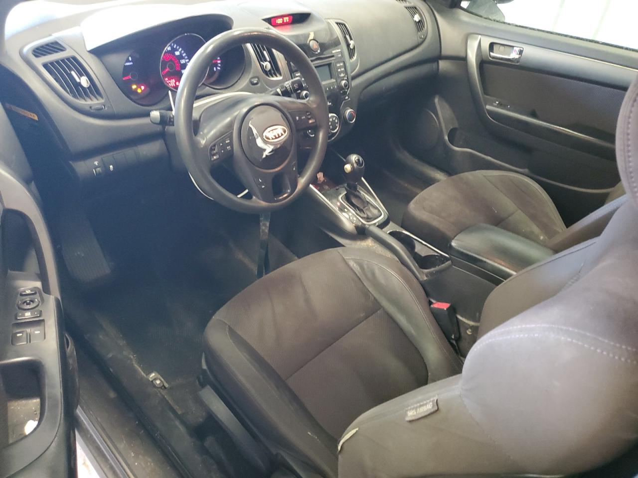 2013 Kia Forte - Image 8