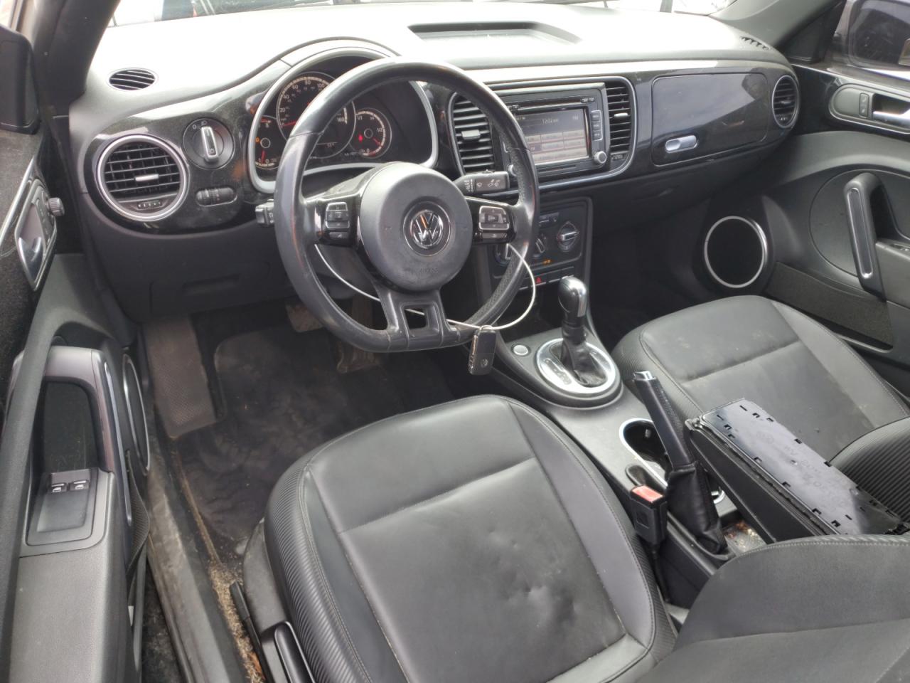 2013 Volkswagen Beetle - Image 8