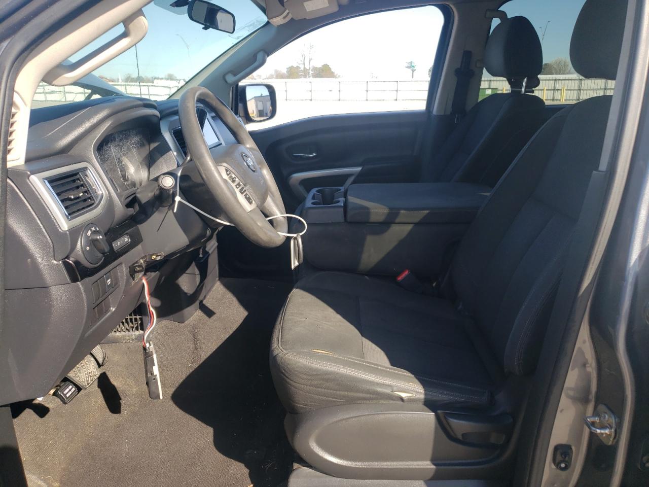 2017 Nissan Titan - Image 7