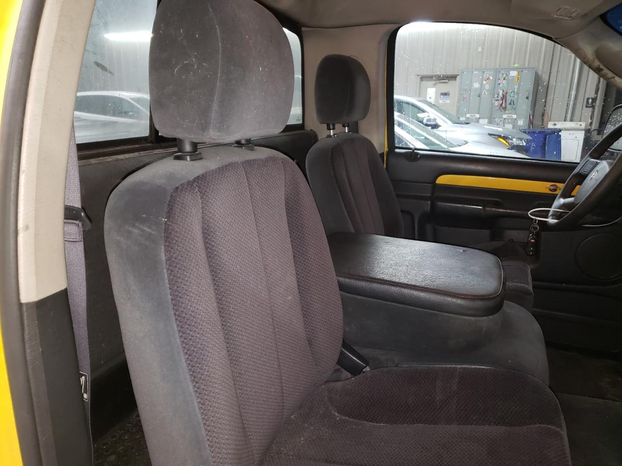 2005 Dodge RAM - Image 10