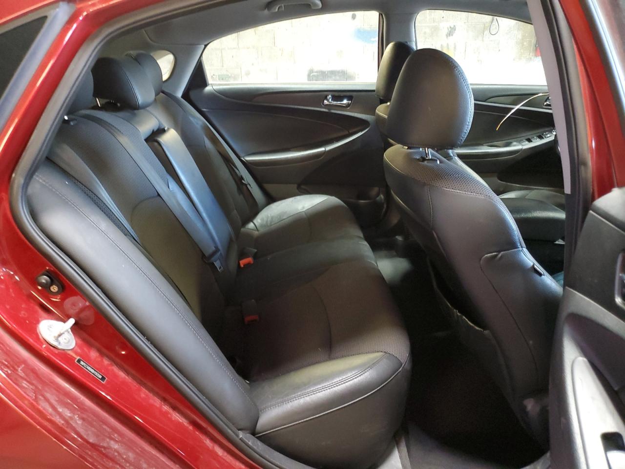 2011 Hyundai Sonata - Image 10
