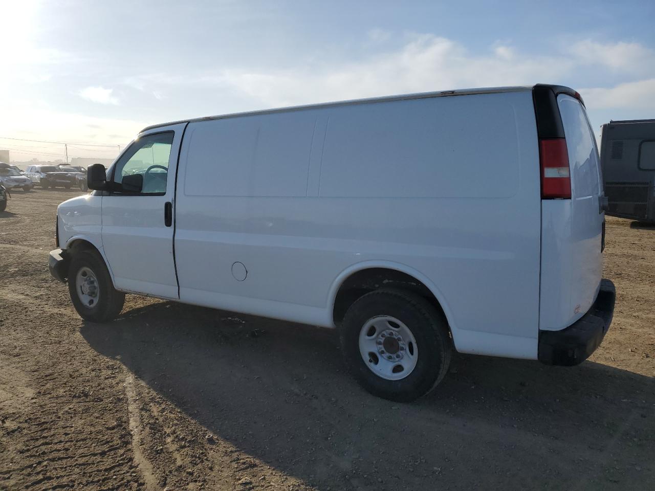 2009 Chevrolet Express - Image 2