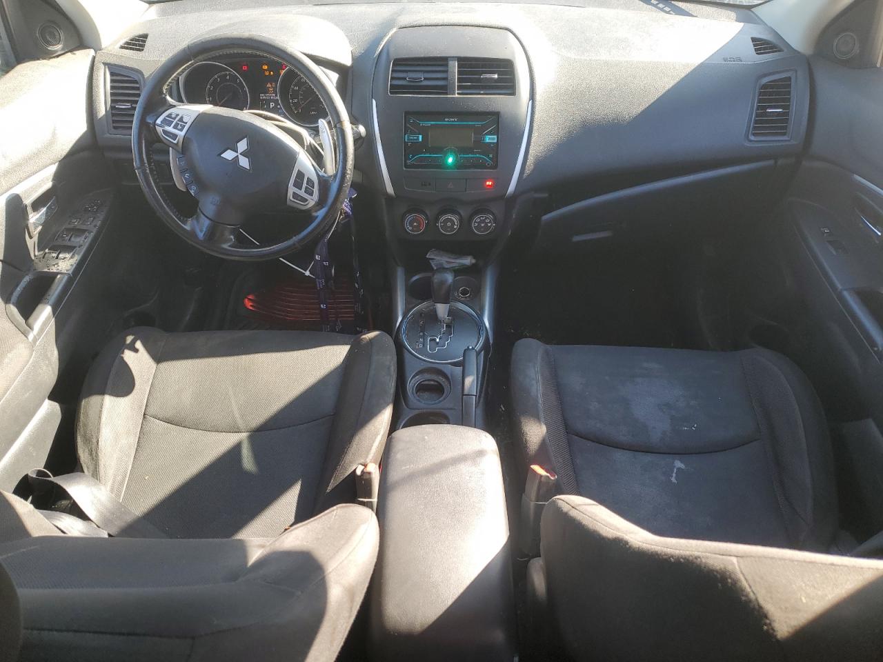 2011 Mitsubishi Outlander - Image 8
