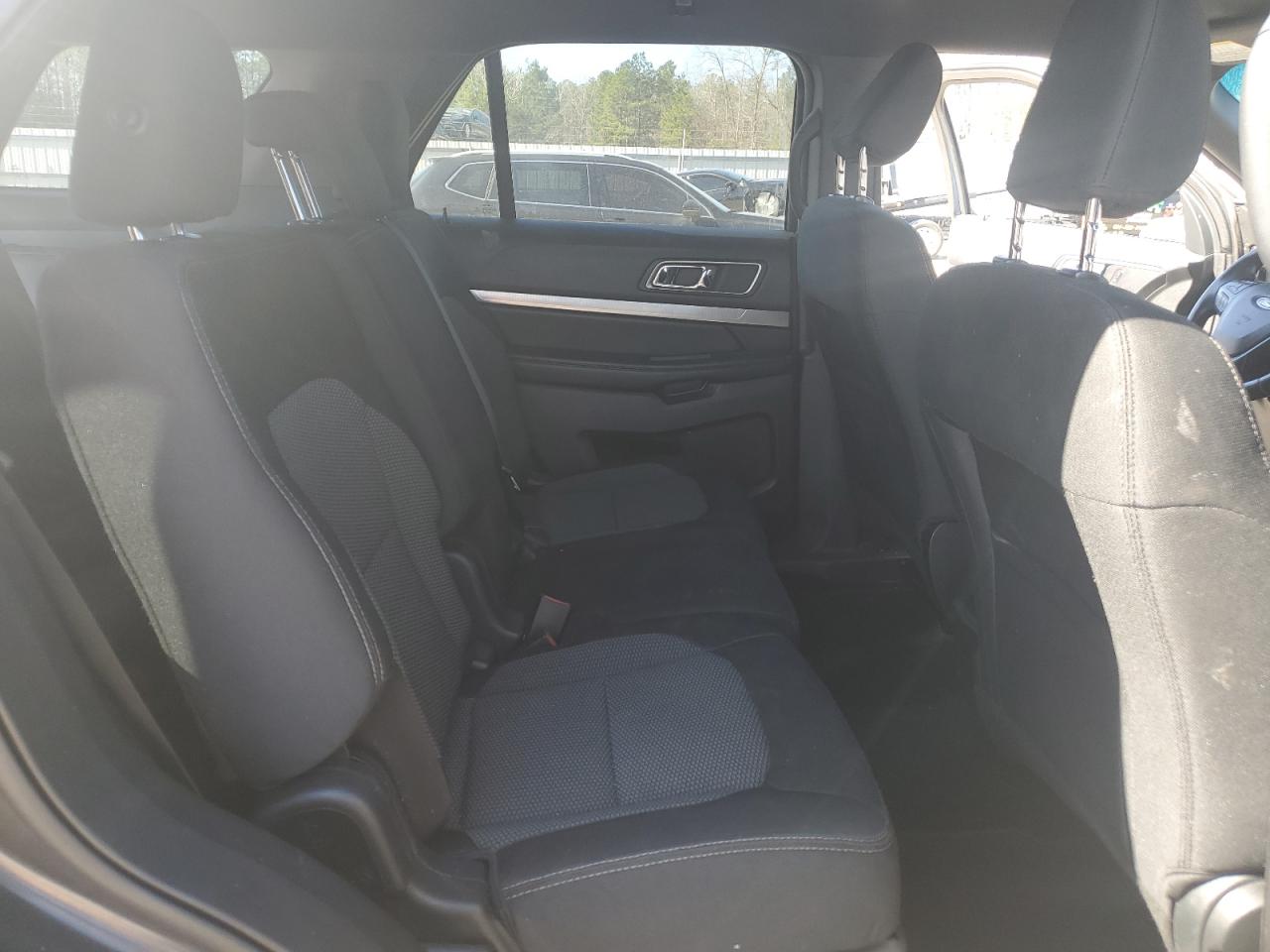 2019 Ford Explorer - Image 11