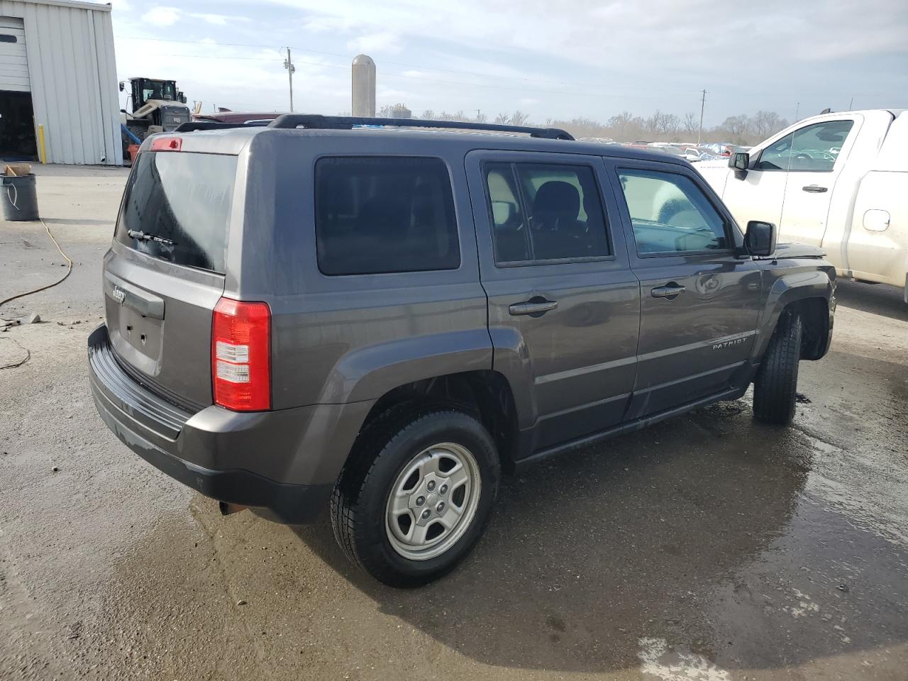 2015 Jeep Liberty (Patriot) - Image 3