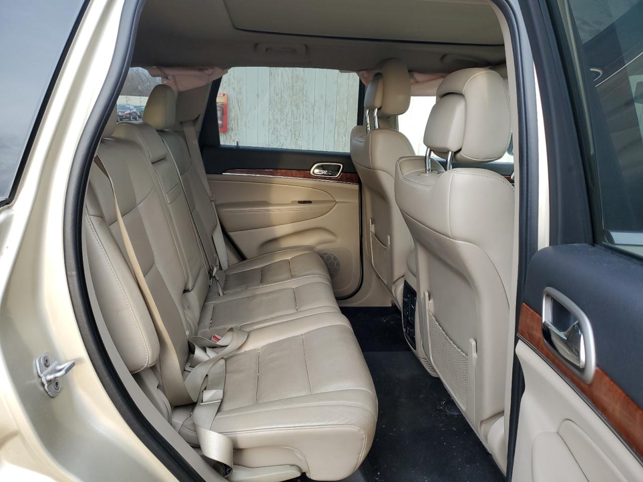 2011 Jeep Grand Cherokee - Image 11