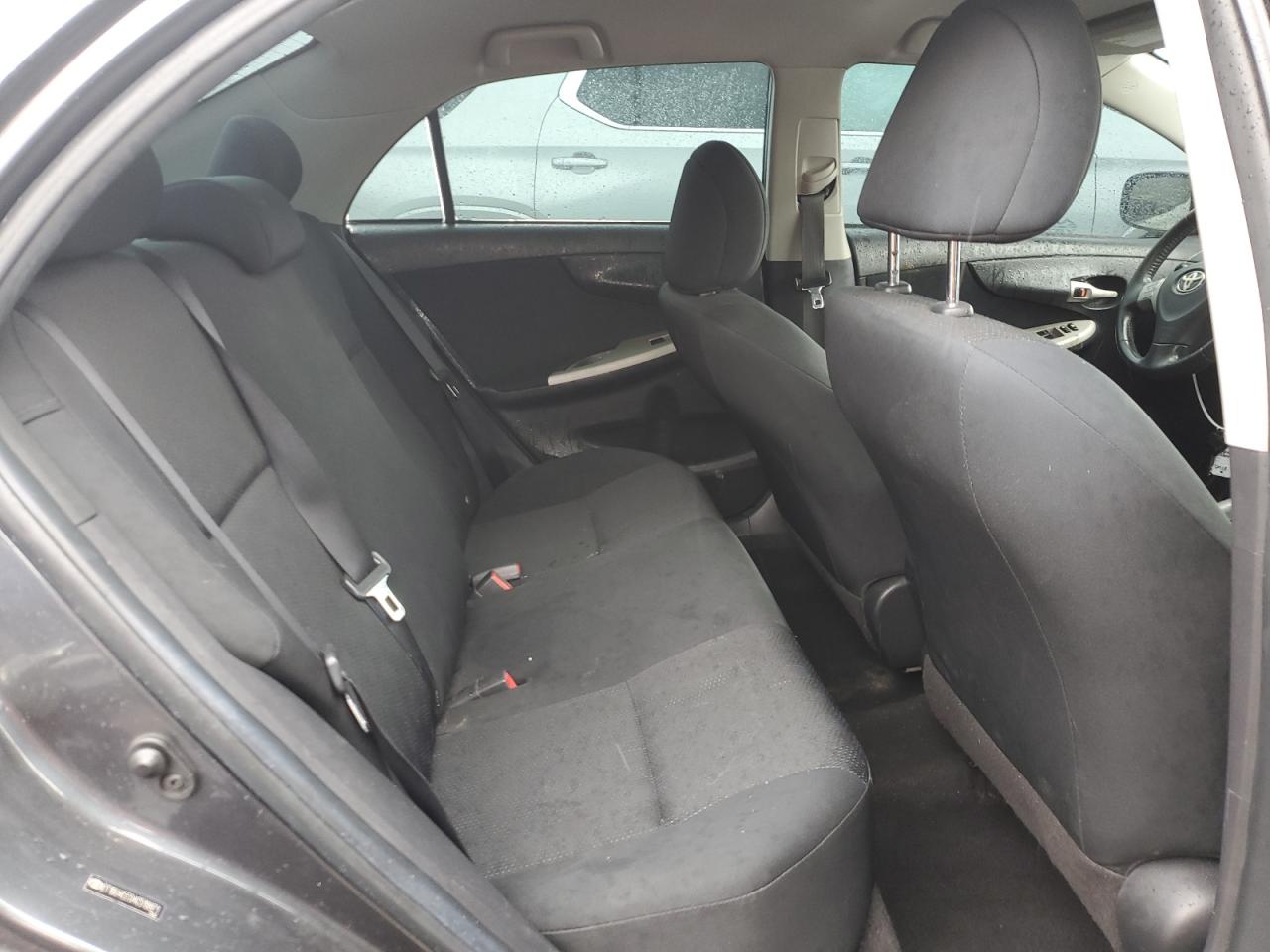 2010 Toyota Corolla - Image 10