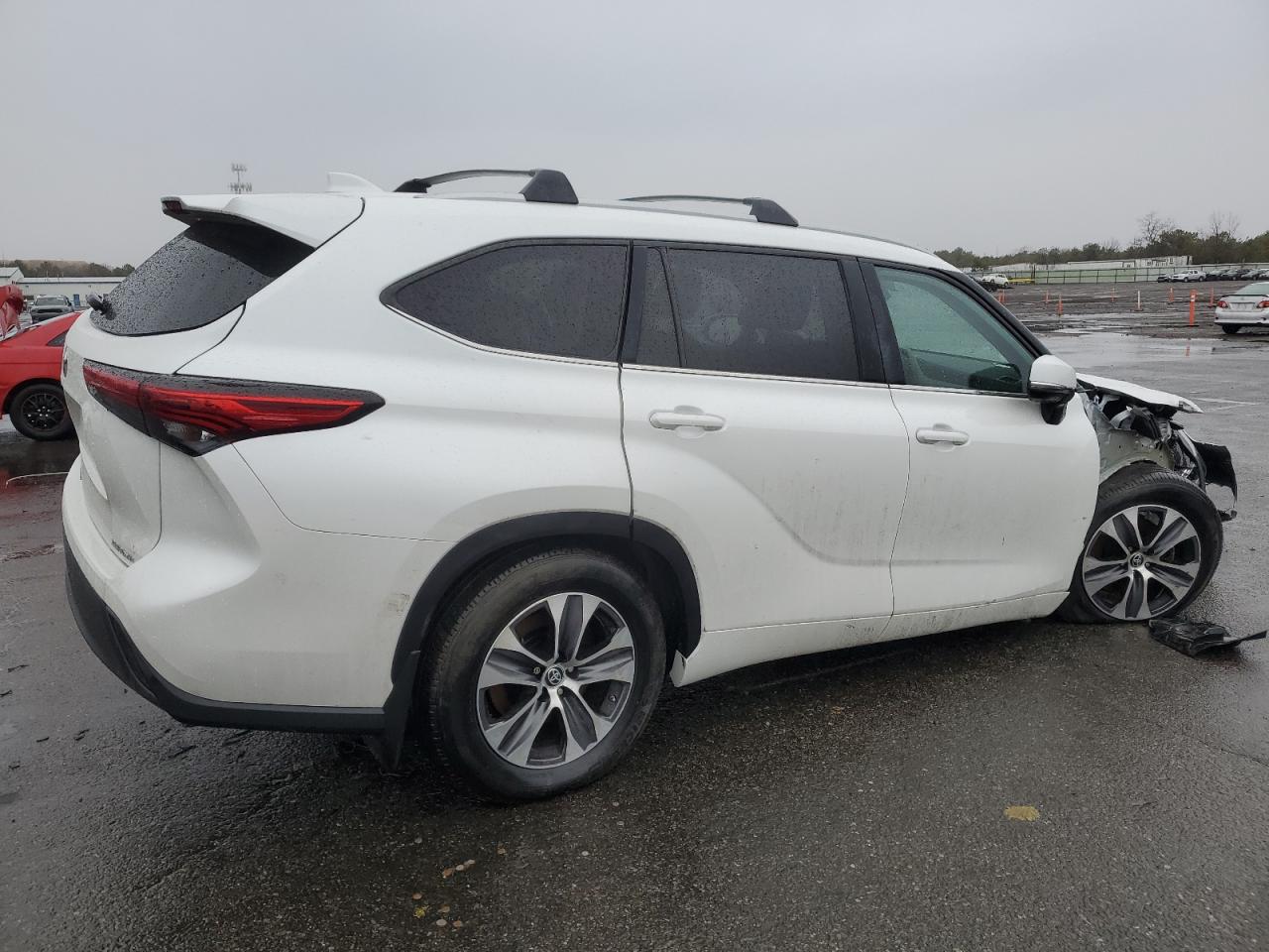 2023 Toyota Highlander - Image 3