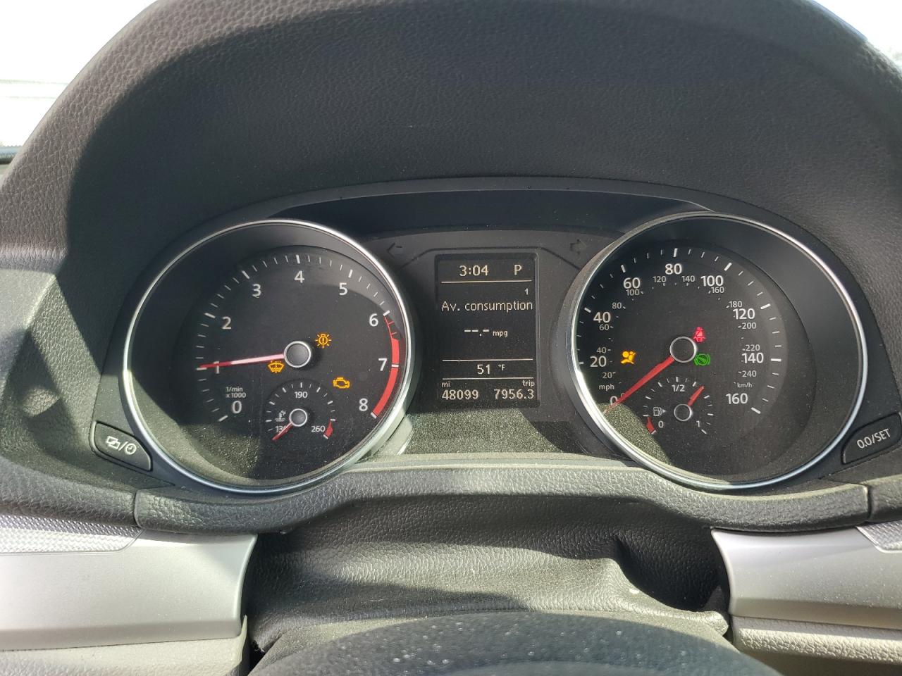 2018 Volkswagen Passat - Image 9