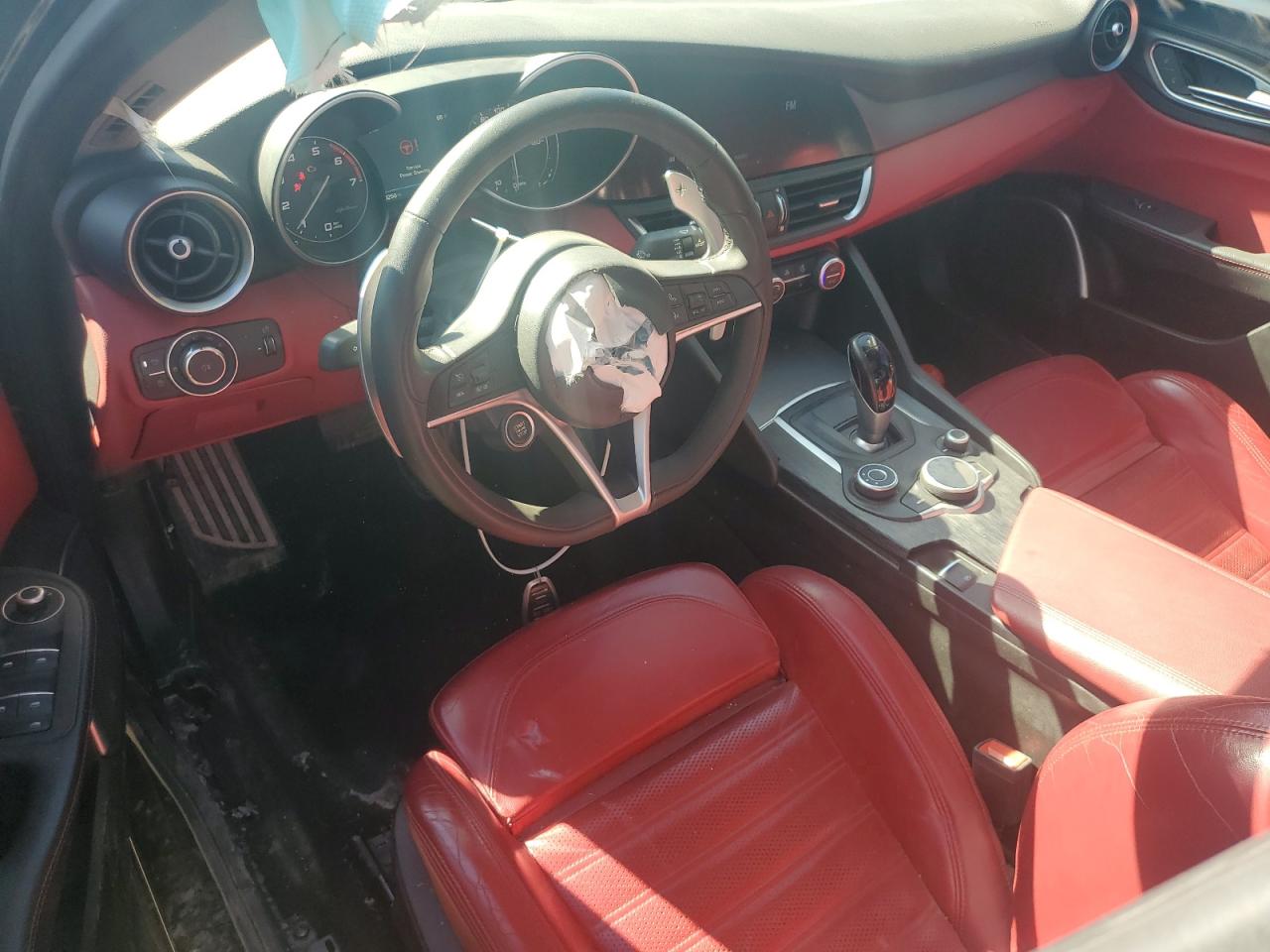 2018 Alfa Romeo Giulia - Image 8
