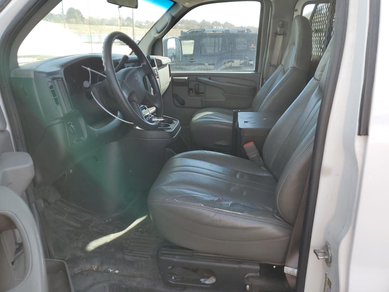 2005 Chevrolet Express - Image 7