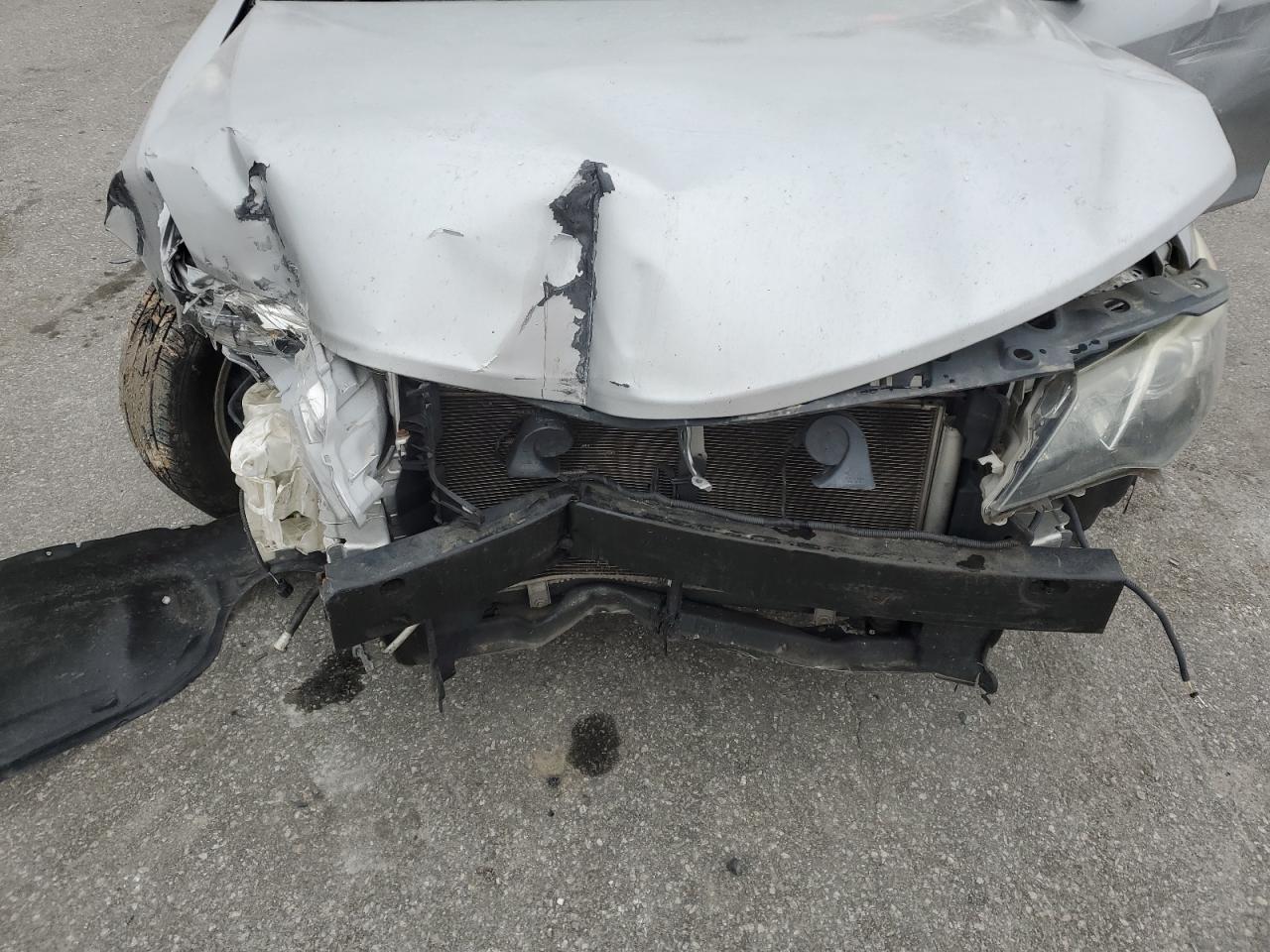 2014 Toyota Camry - Image 12