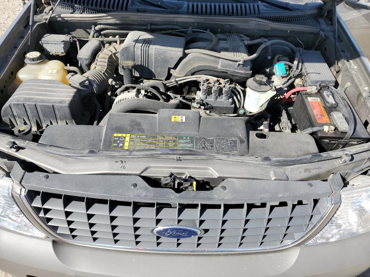 2002 Ford Explorer - Image 13