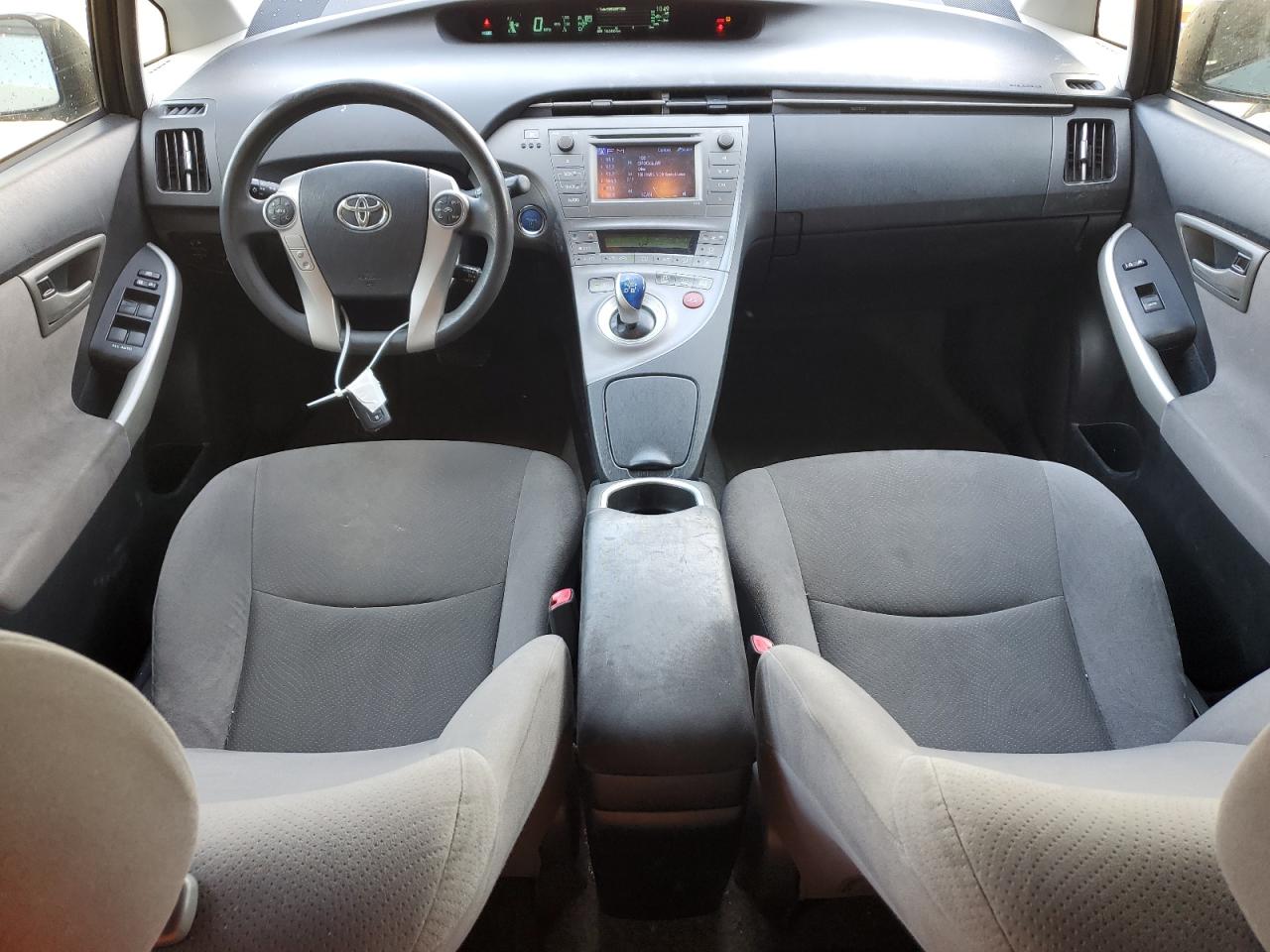 2013 Toyota Prius - Image 8