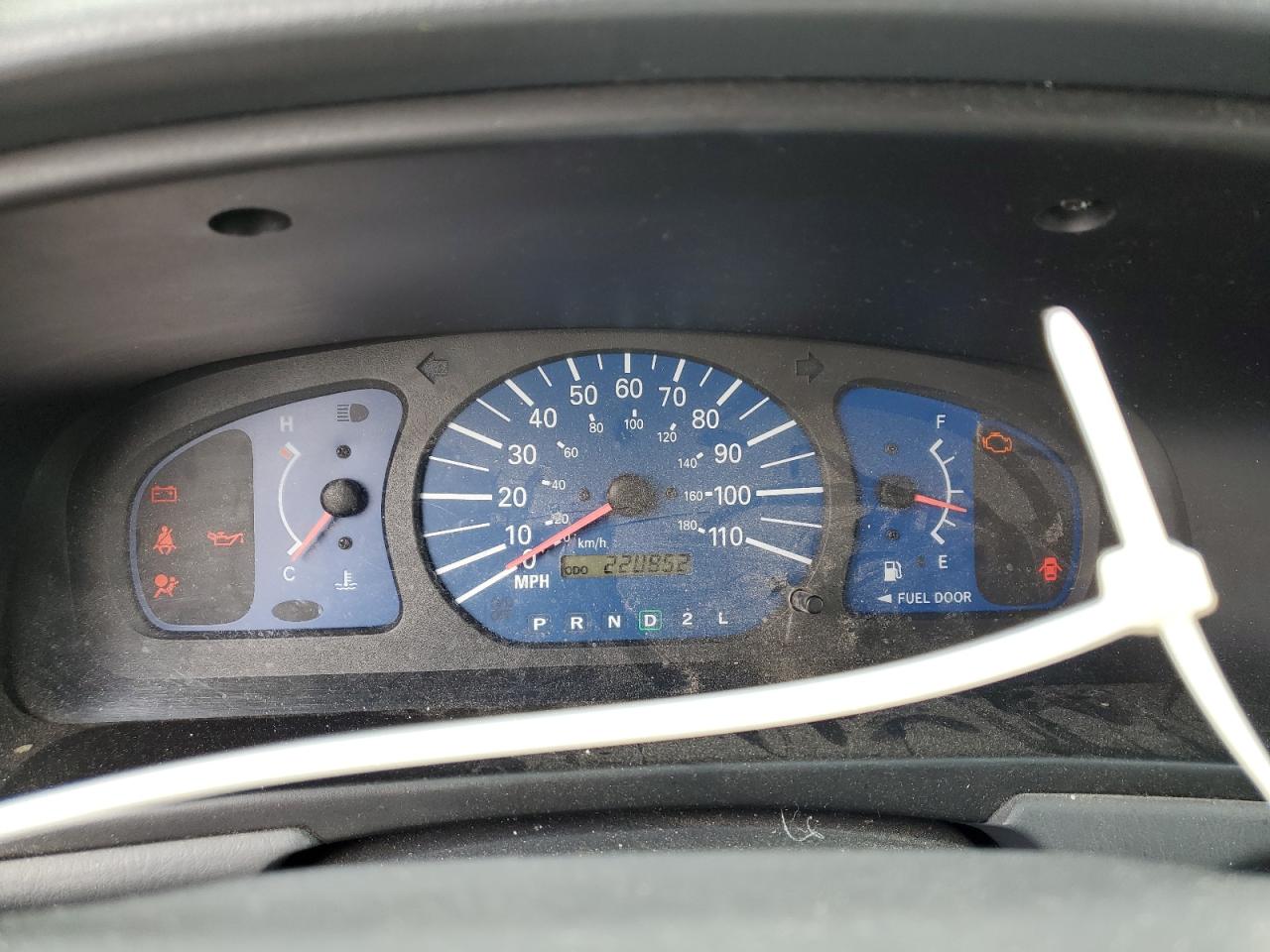 2002 Toyota Sienna - Image 9