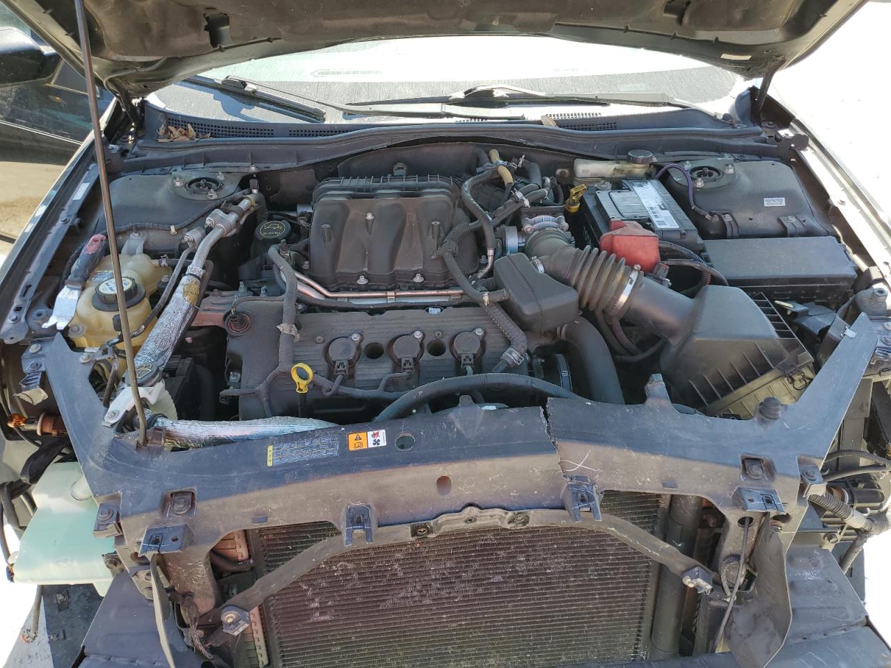 2010 Mercury Milan - Image 11