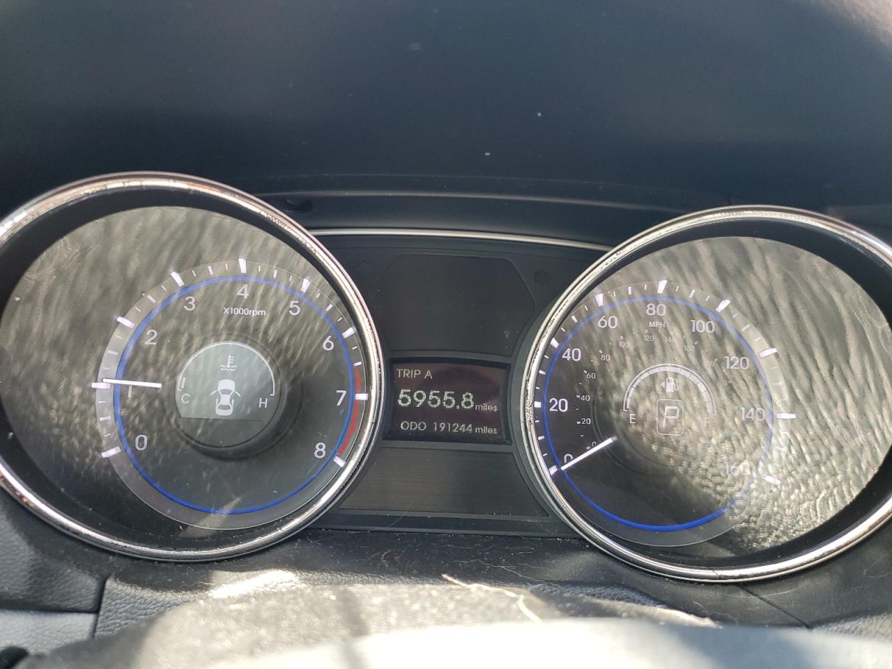 2013 Hyundai Sonata - Image 9