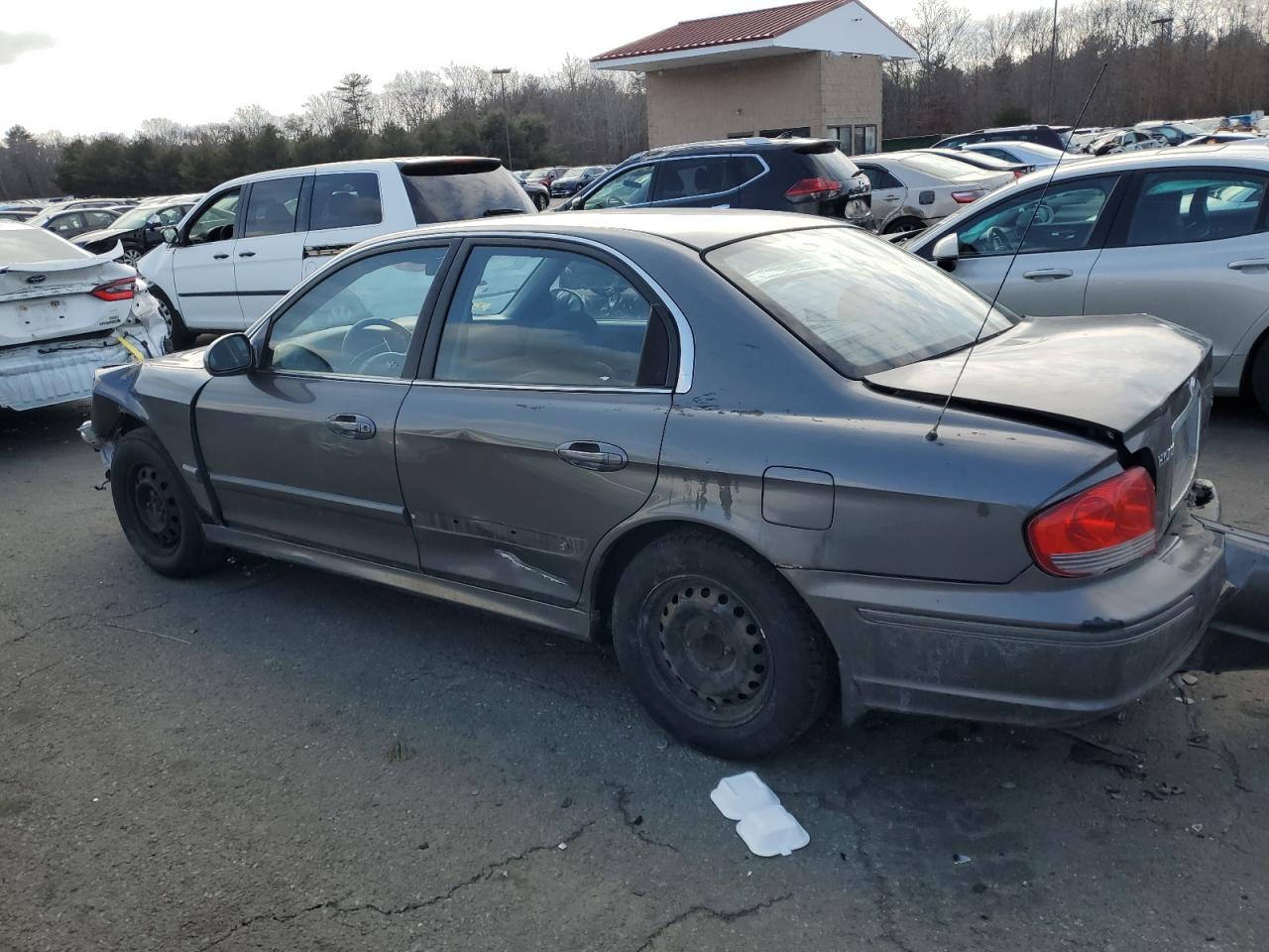 2002 Hyundai Sonata - Image 2
