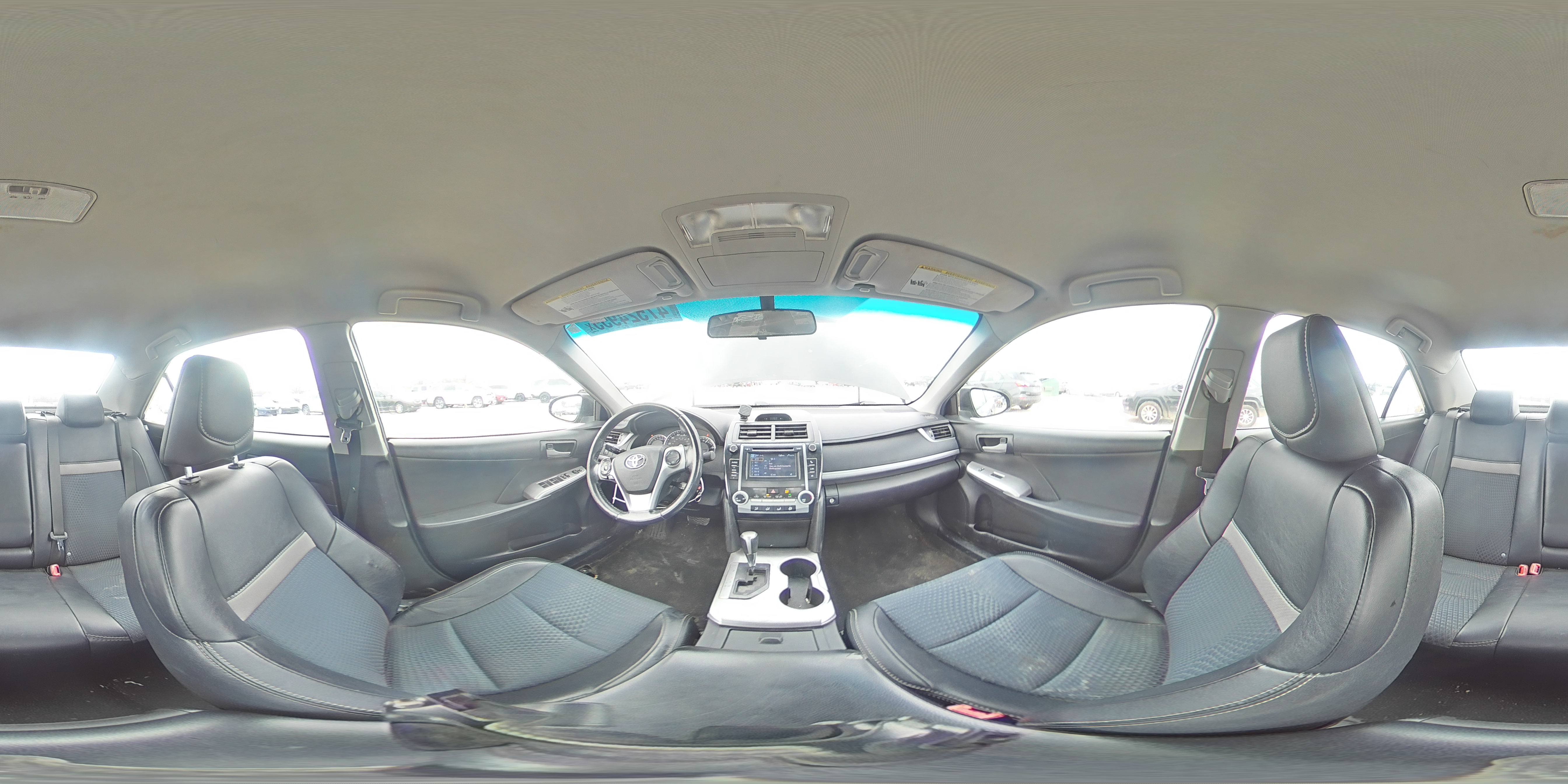 2014 Toyota Camry - Image 13