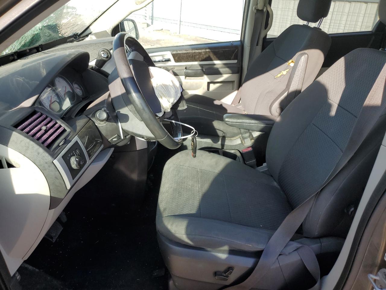 2010 Dodge Caravan - Image 7