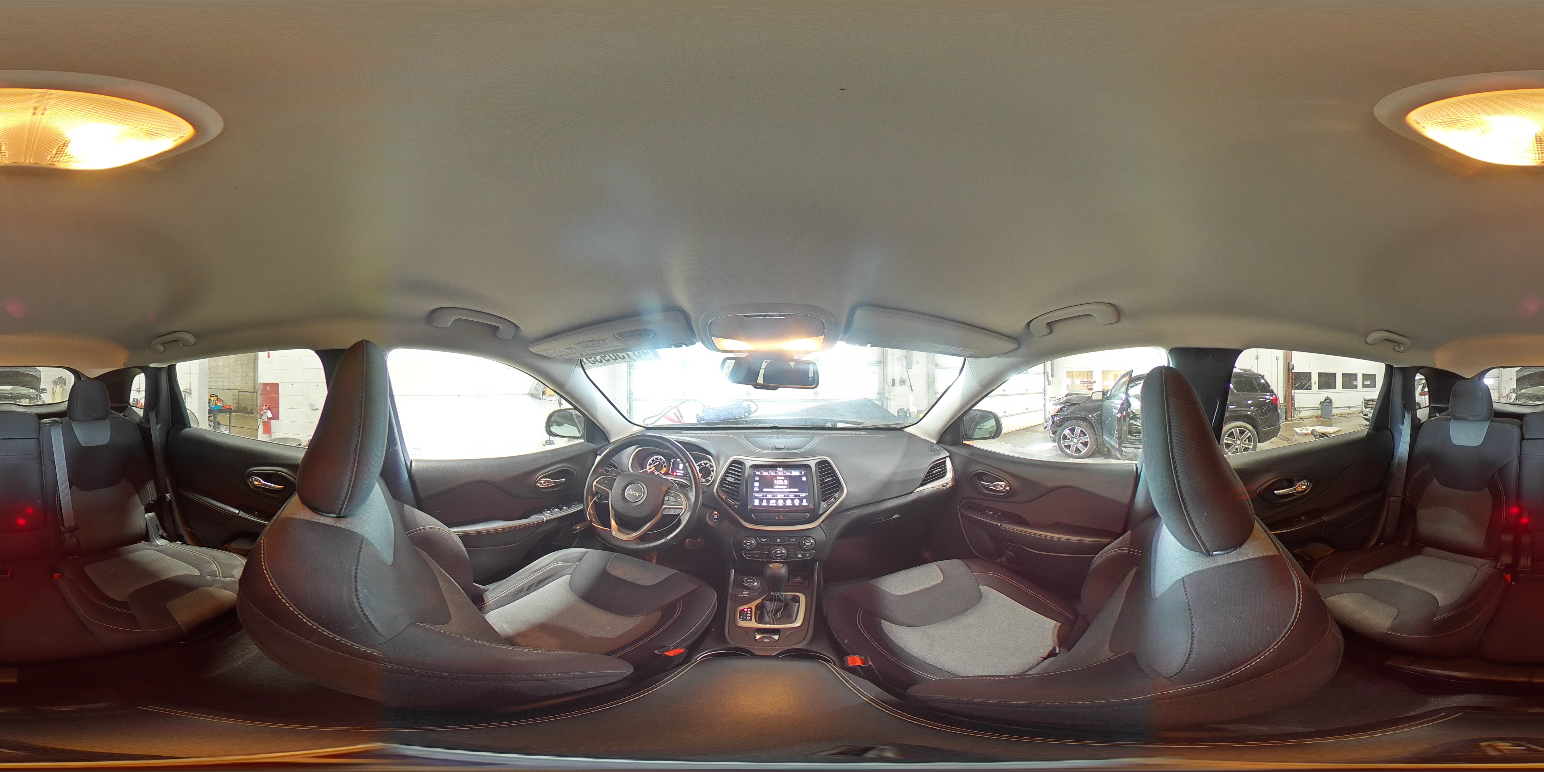 2014 Jeep Grand Cherokee - Image 13
