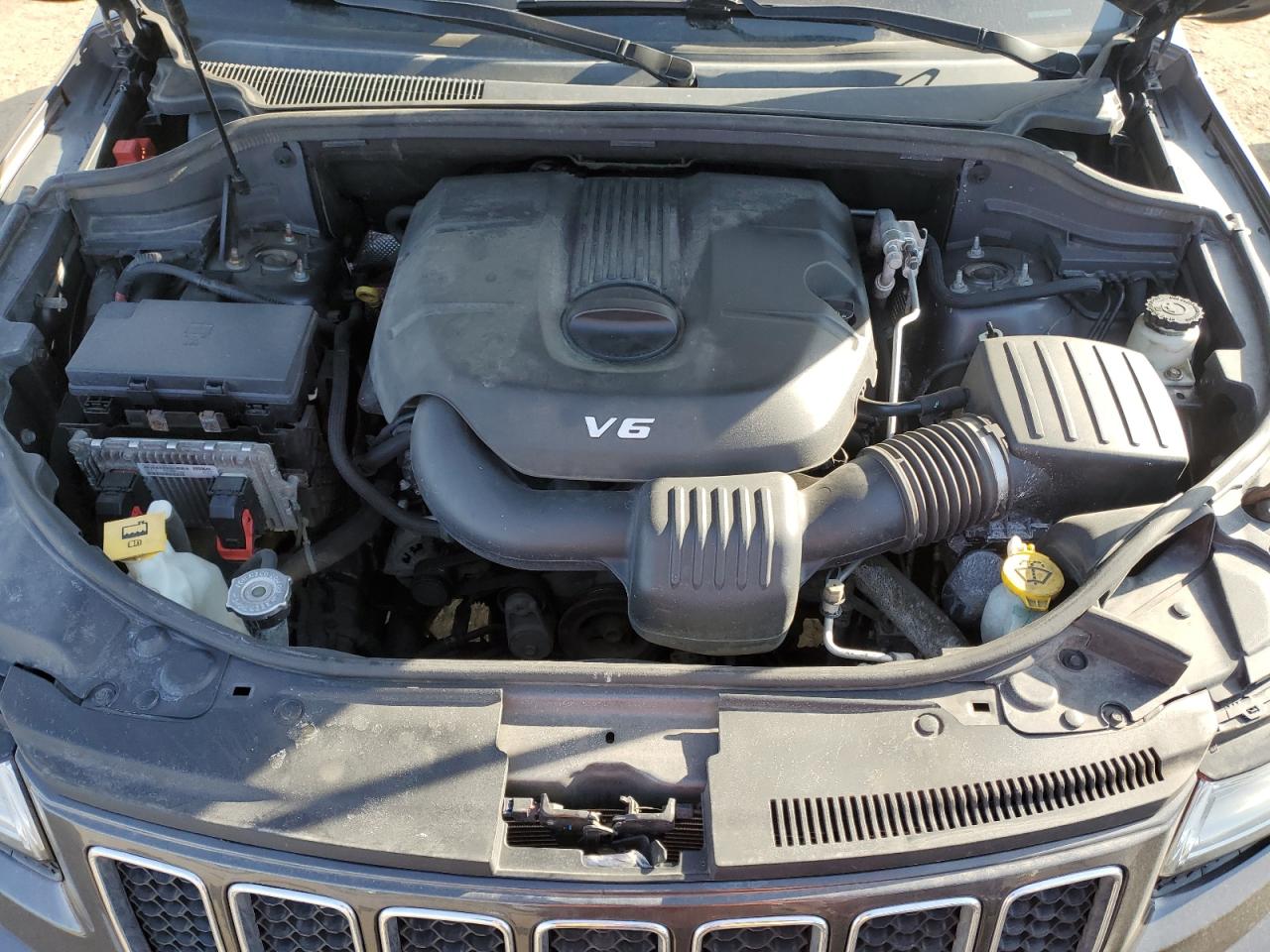 2015 Jeep Grand Cherokee - Image 12