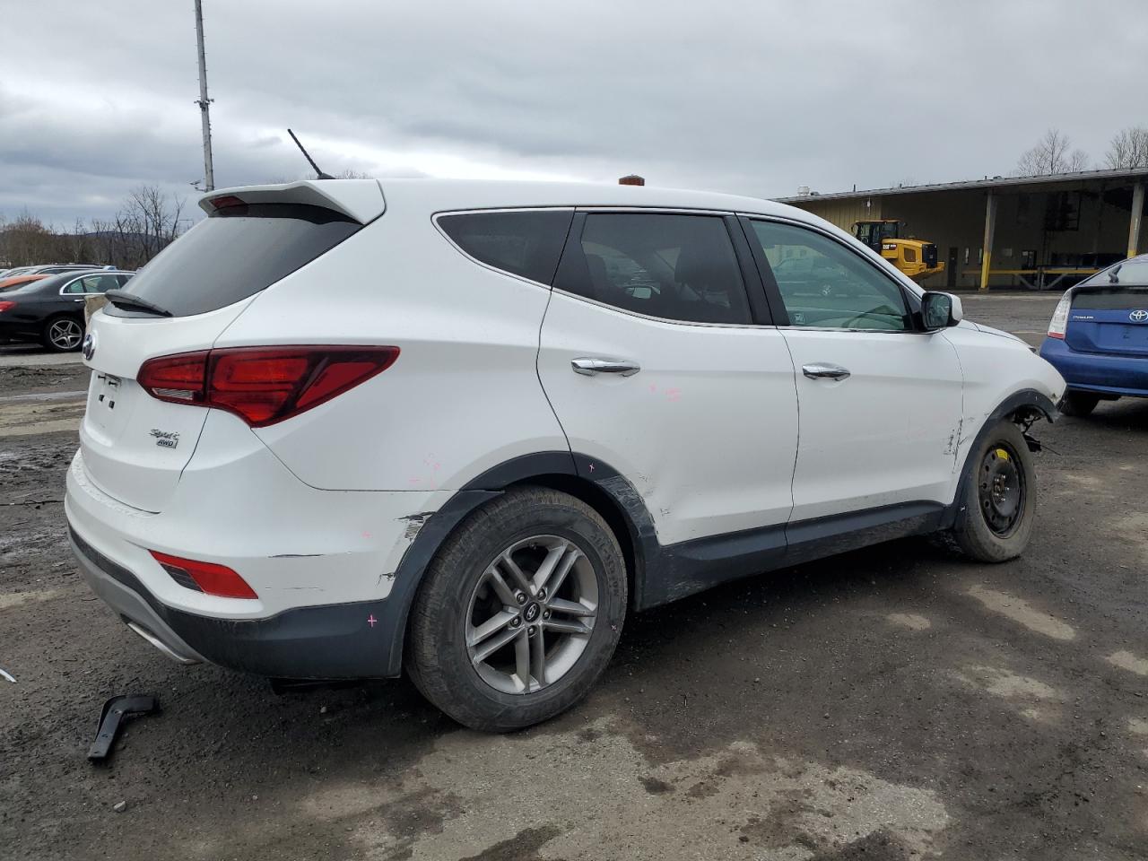 2018 Hyundai Santa Fe - Image 3