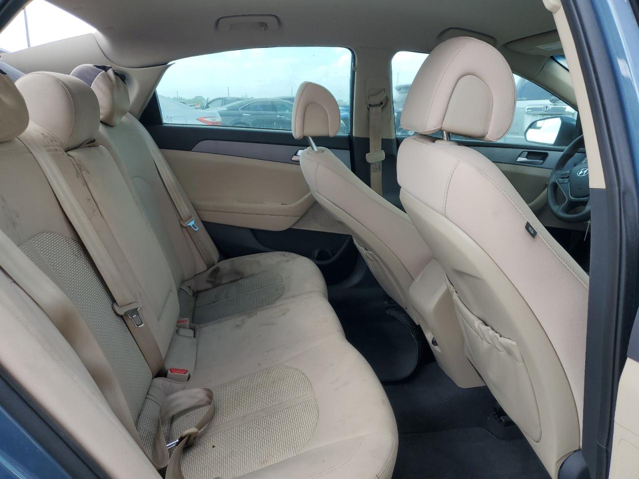 2016 Hyundai Sonata - Image 11