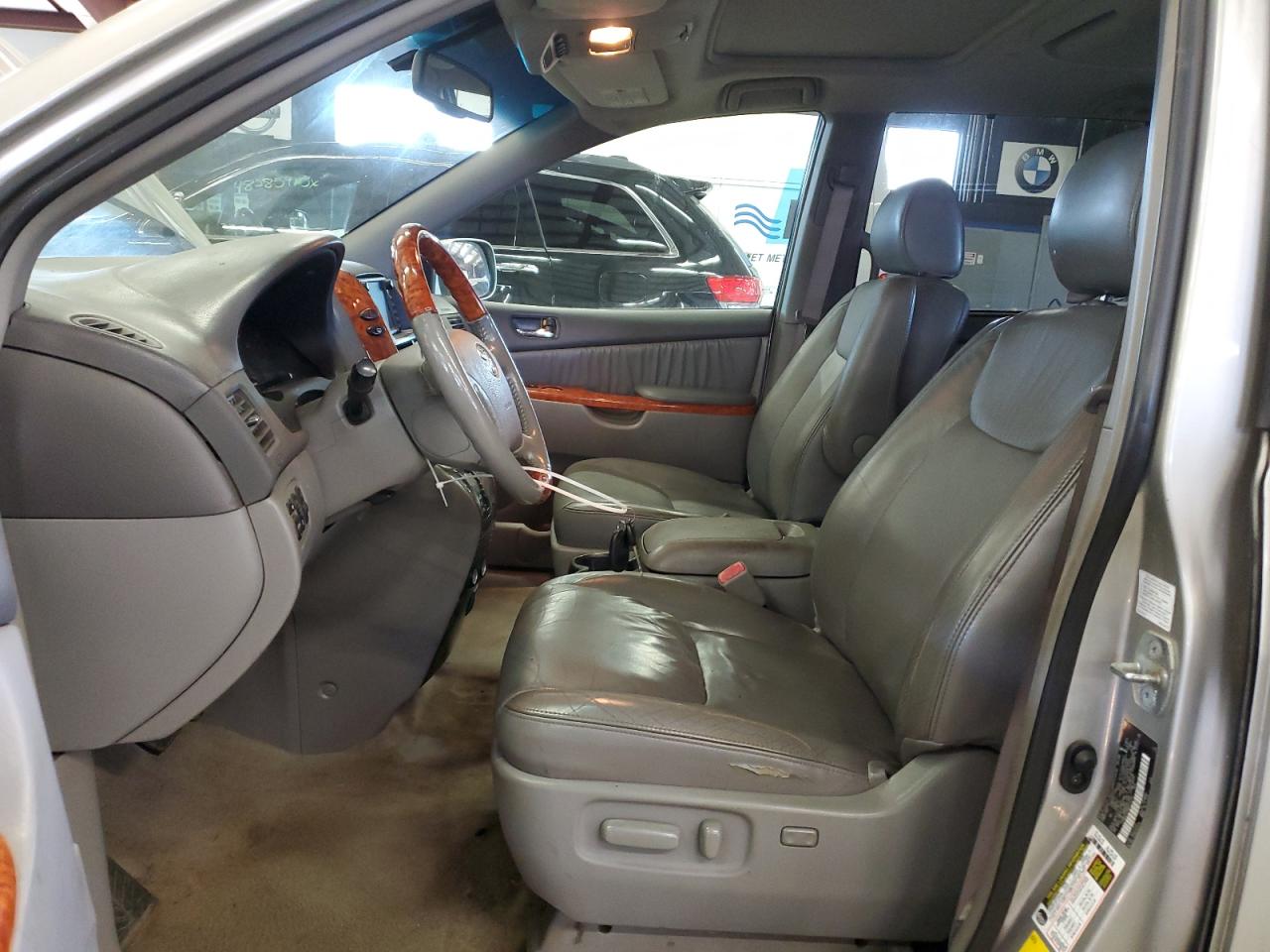 2008 Toyota Sienna - Image 7