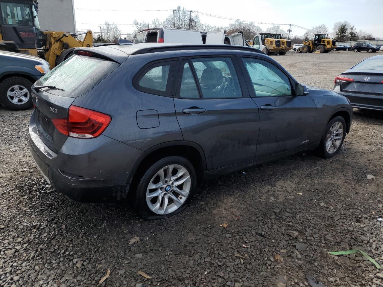 2015 BMW X1 - Image 3