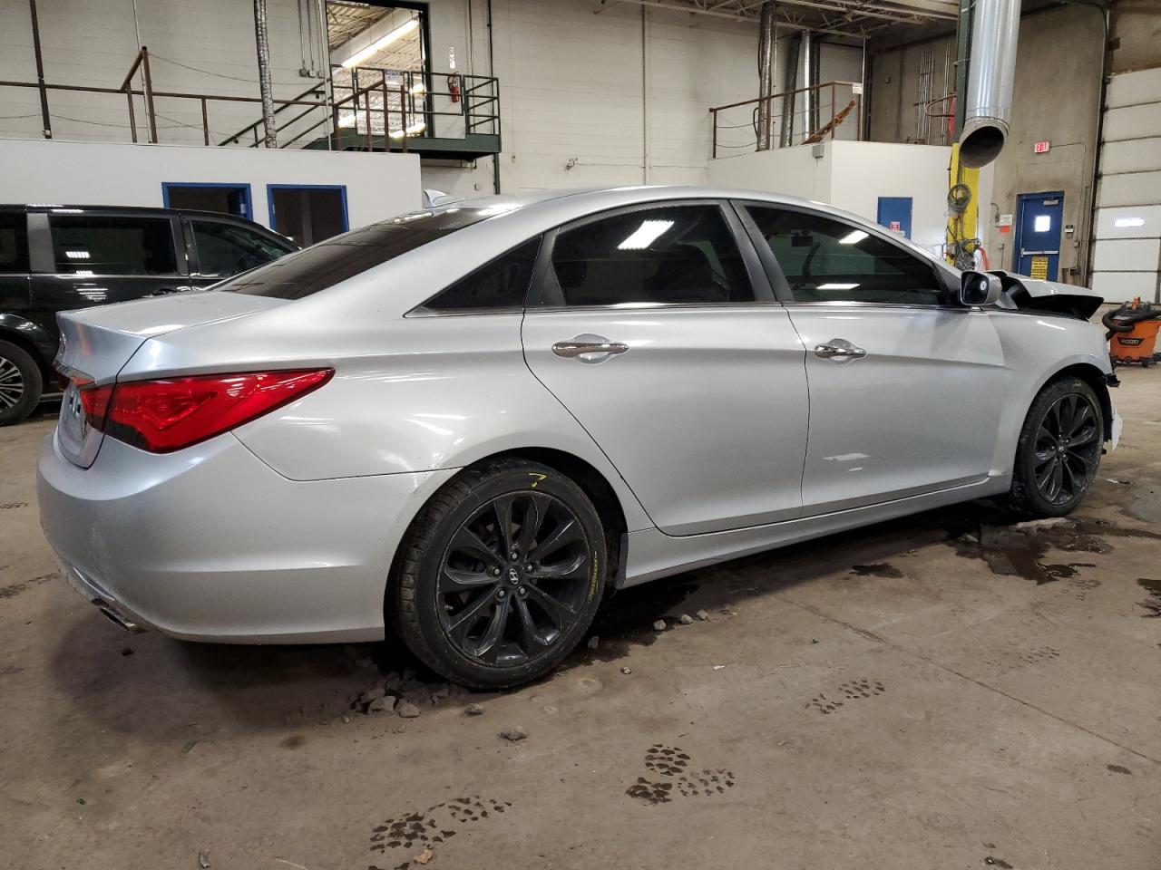 2013 Hyundai Sonata - Image 3