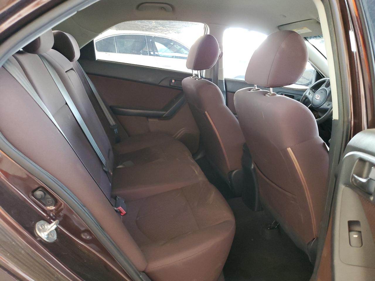 2010 Kia Forte - Image 10