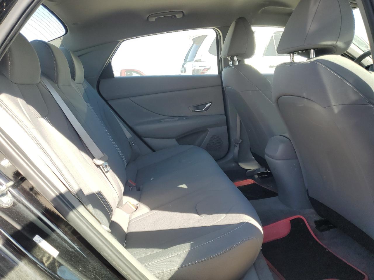 2021 Hyundai Elantra - Image 10