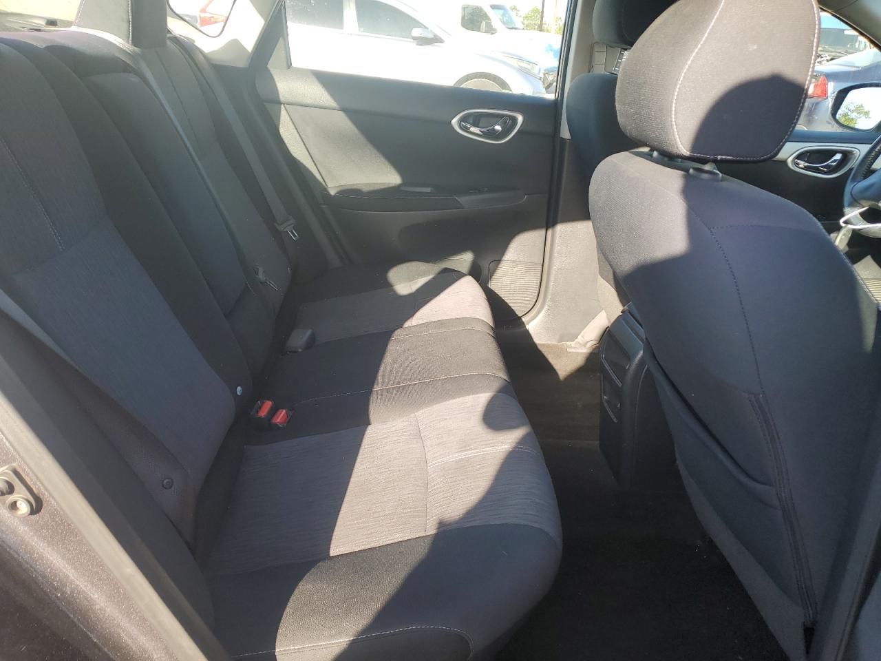 2014 Nissan Sentra - Image 10