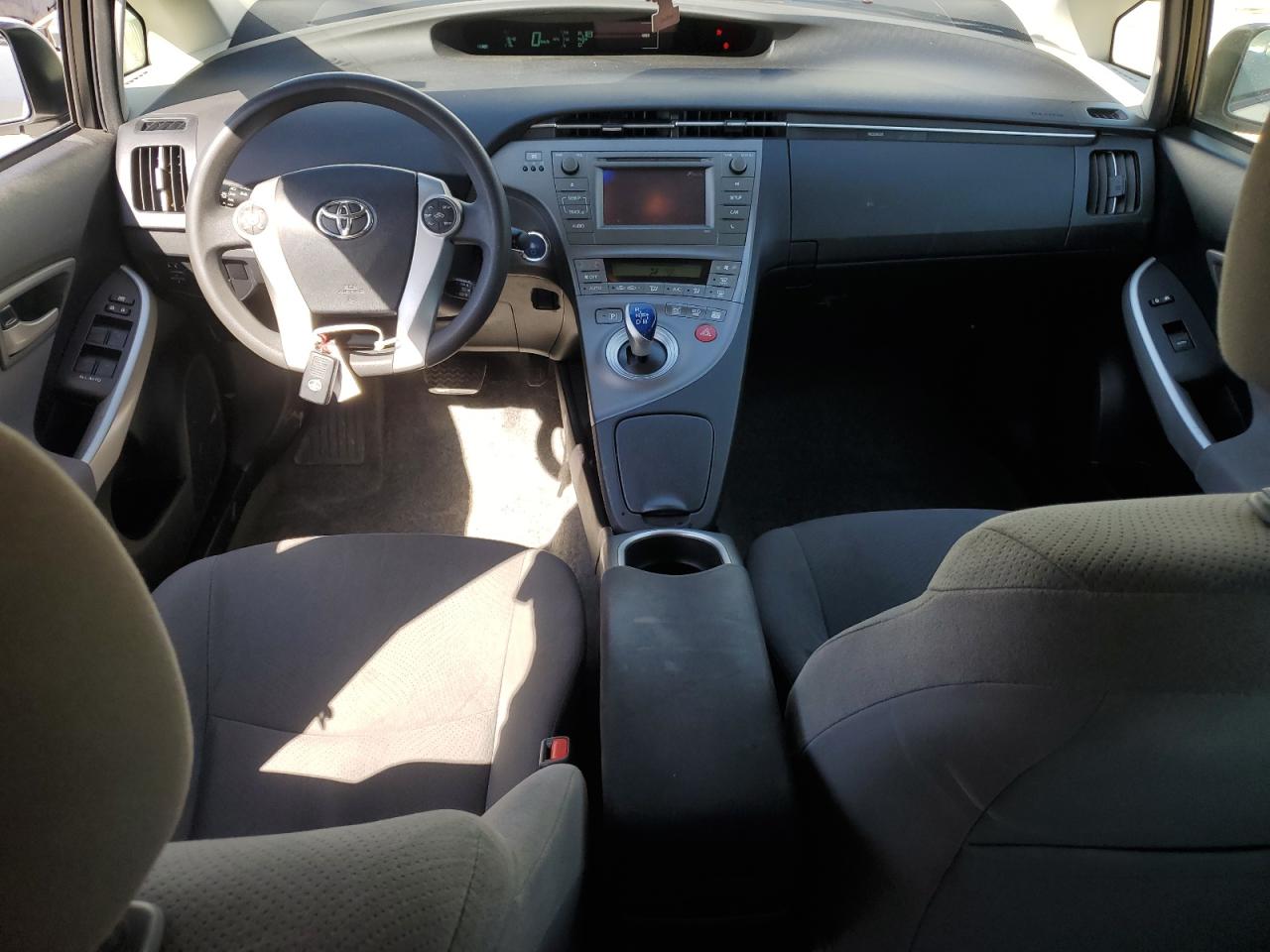 2015 Toyota Prius - Image 8