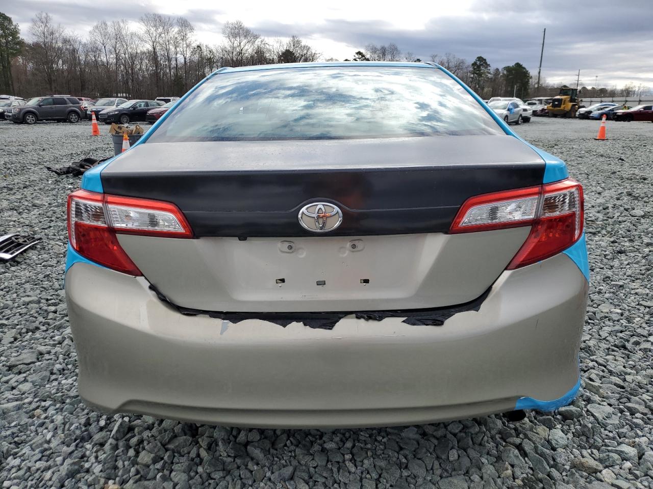 2014 Toyota Camry - Image 6